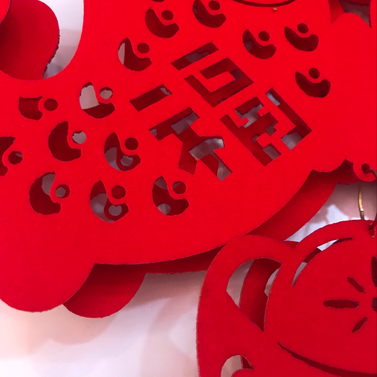 Wedding items, "Xi" characters, paper-cut window decorations, Spring Festival supplies, "Fu" couplets, housewarming and opening supplies, pendants, Internet celebrities details Picture