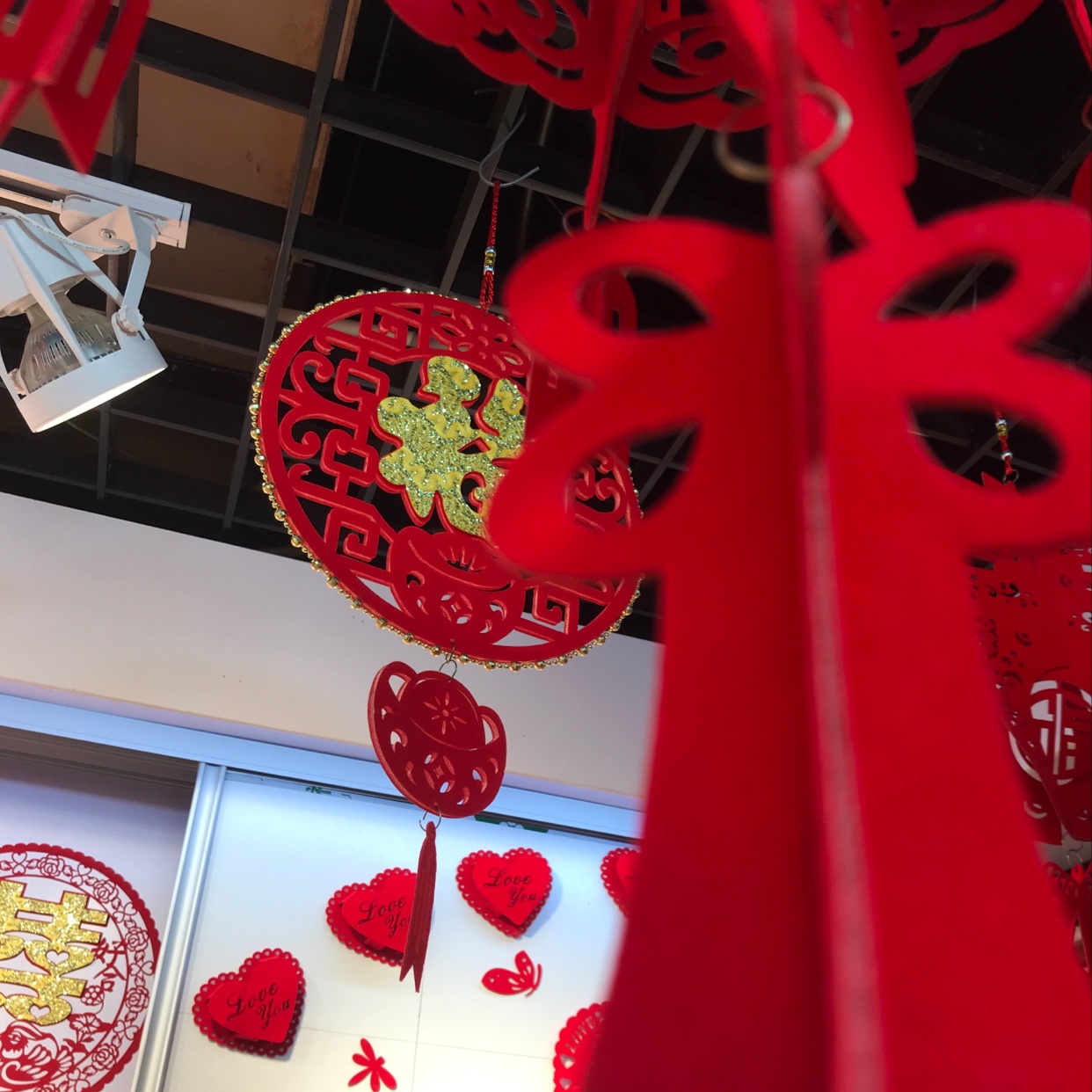 A popular velvet palace lantern for weddings details Picture