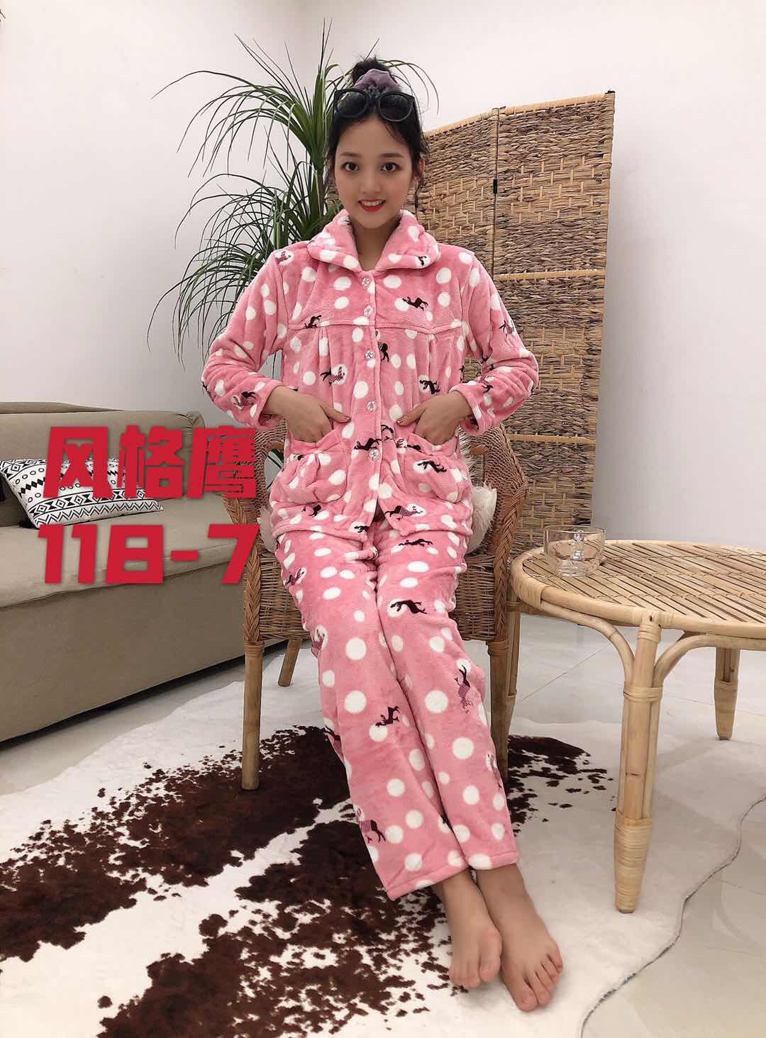 New autumn and winter women's fashion loose long-sleeved suit cardigan thickened fleece home pajamas detail image 5