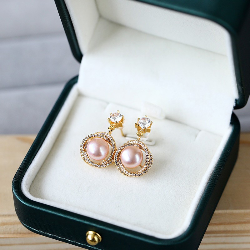 Copper-plated 14K gold-encrusted French-style pearl stud earrings for women, personalized and high-end with diamond flower pearl earrings detail image 1