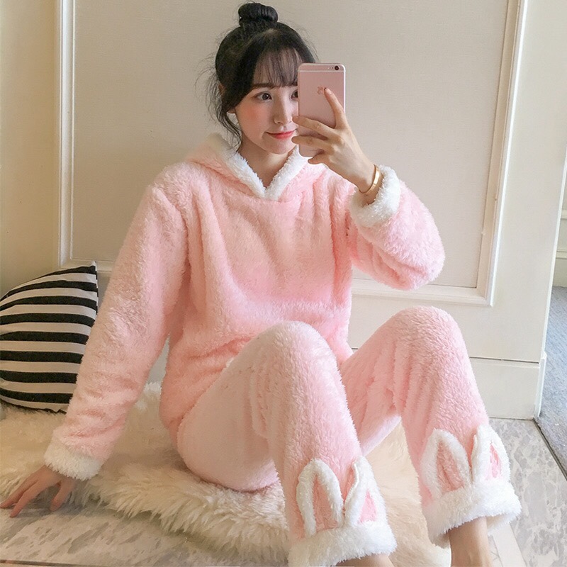 Long-haired coral fleece pajamas for women, thick and warm flannel home wear set for spring, autumn and winter, worn outside the ears Specification image
