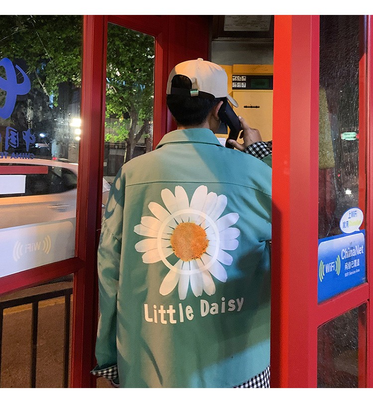 Hong Kong-style autumn checkered jacket, trendy men's lapel casual chrysanthemum print jacket outdoor scene detail image 11