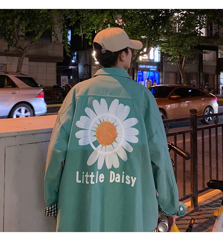 Hong Kong-style autumn checkered jacket, trendy men's lapel casual chrysanthemum print jacket outdoor scene detail image 15