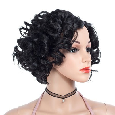 A fashionable European and American wig with a fluffy, slightly split, small curls and a middle curve detail image 3