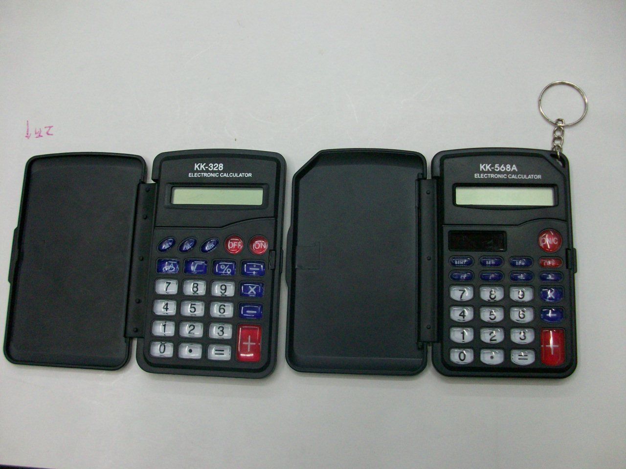 Small portable clamshell calculator thumbnail
