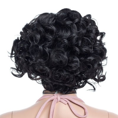 A fashionable European and American wig with a fluffy, slightly split, small curls and a middle curve detail image 5