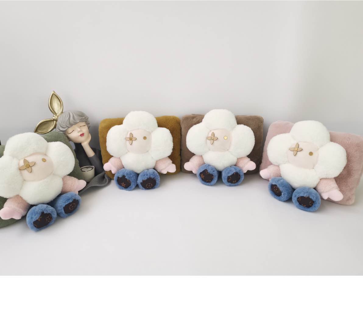 Hot water bag Rechargeable hand warm bag cute plush electric warm bag cartoon pillow warm baby 22195
