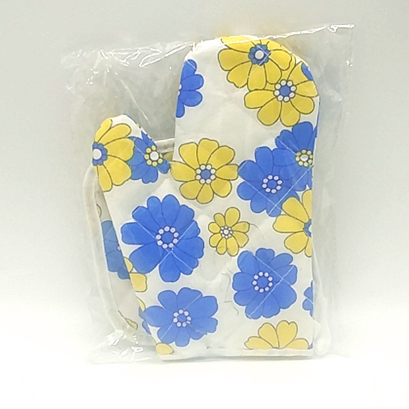 Wholesale of printed microwave oven gloves, kitchen baking high-temperature resistant heat-insulating gloves, and heat-resistant pads