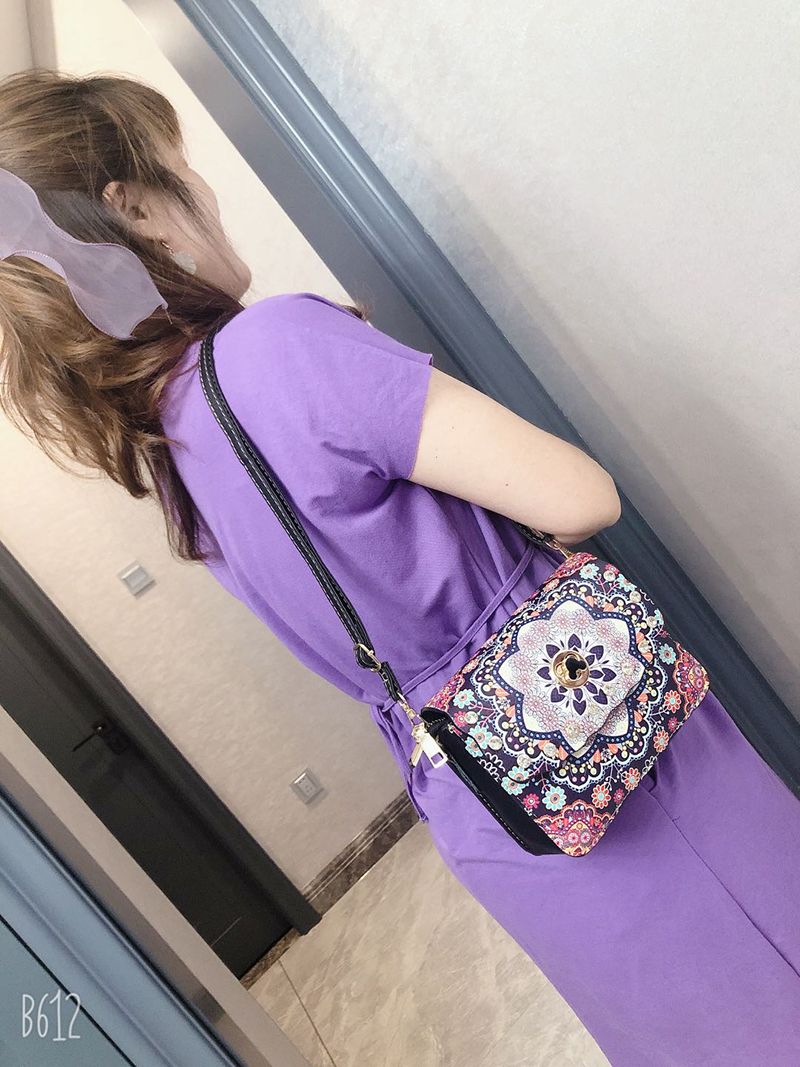 2021 new ethnic style horizontal slanting cross mobile phone bag leather zipper bag women stereotypes retro bag women details Picture