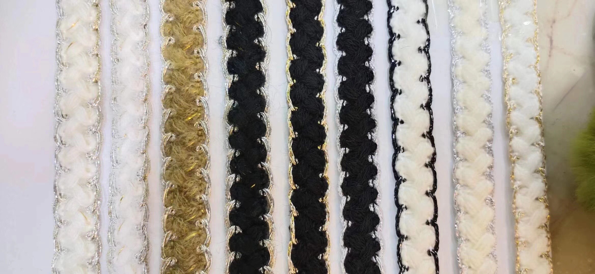 Lace centipede side ribbon Item Picture