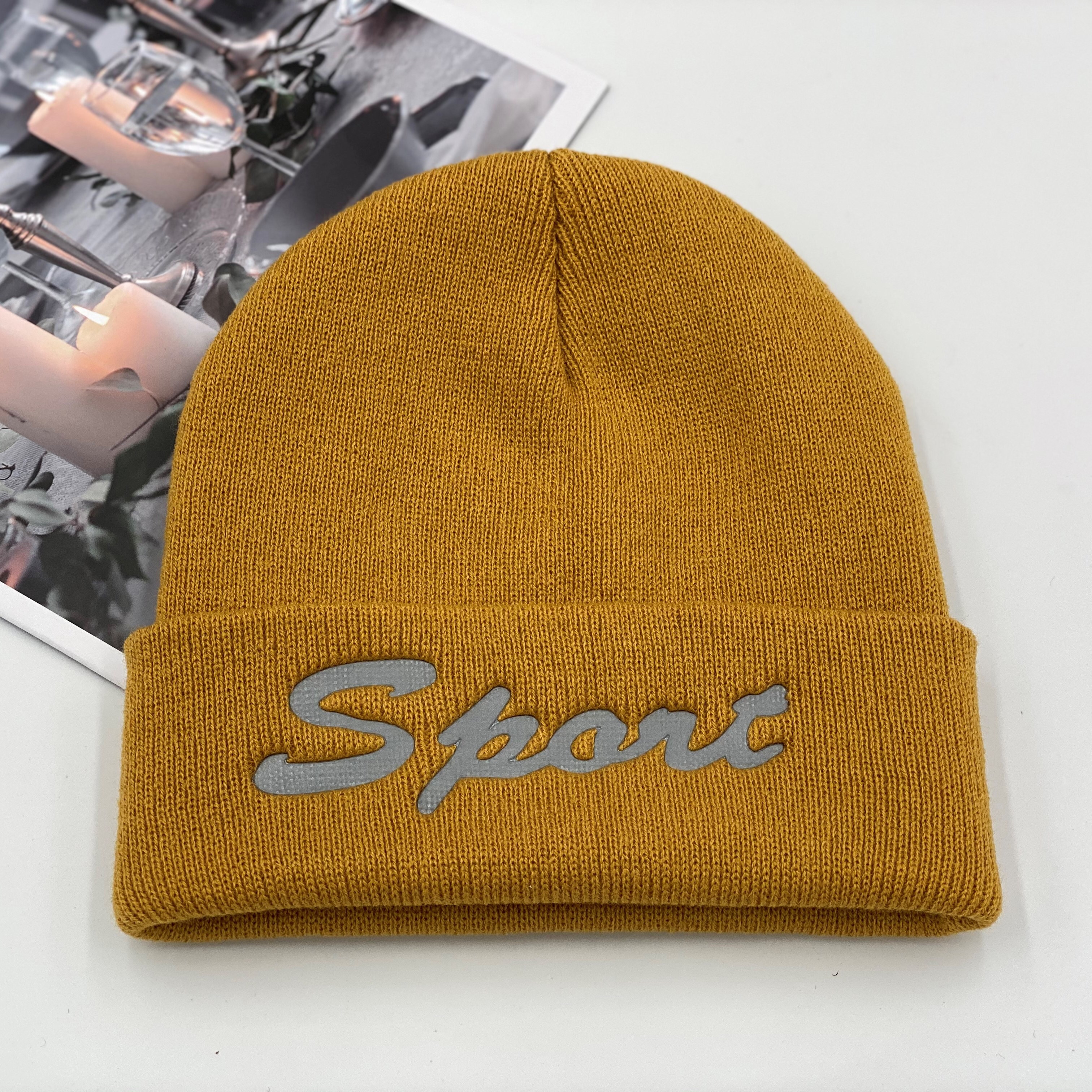 A knitted woolen cap for women, a versatile Korean style for autumn and winter; a casual and warm street couple's pullover cap for men undefined