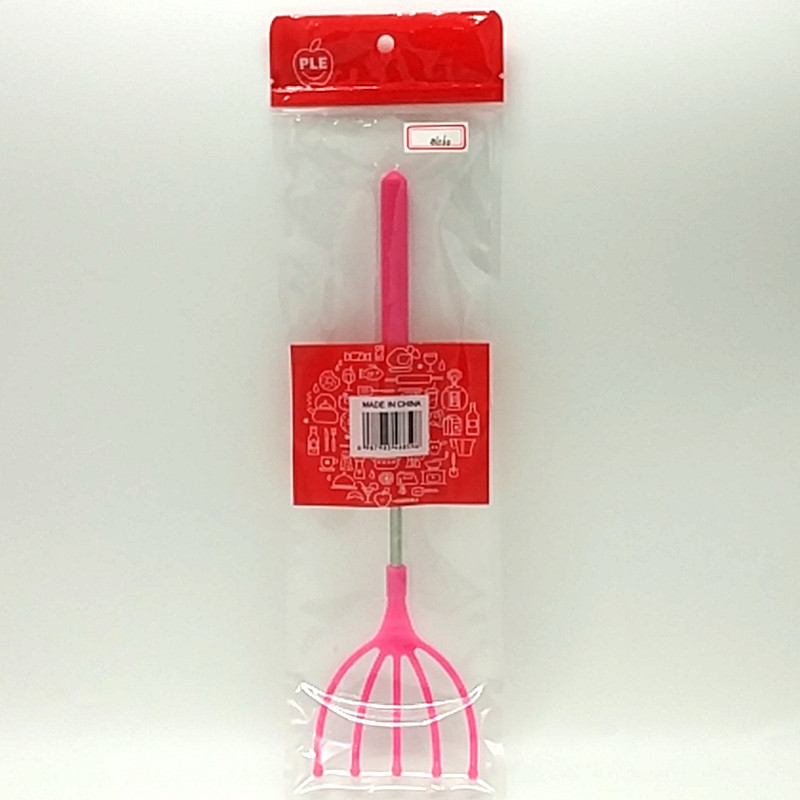 No need for others to tickle. The stretchable scratcher is a great tool for tickling and scratching the back, covering the entire body