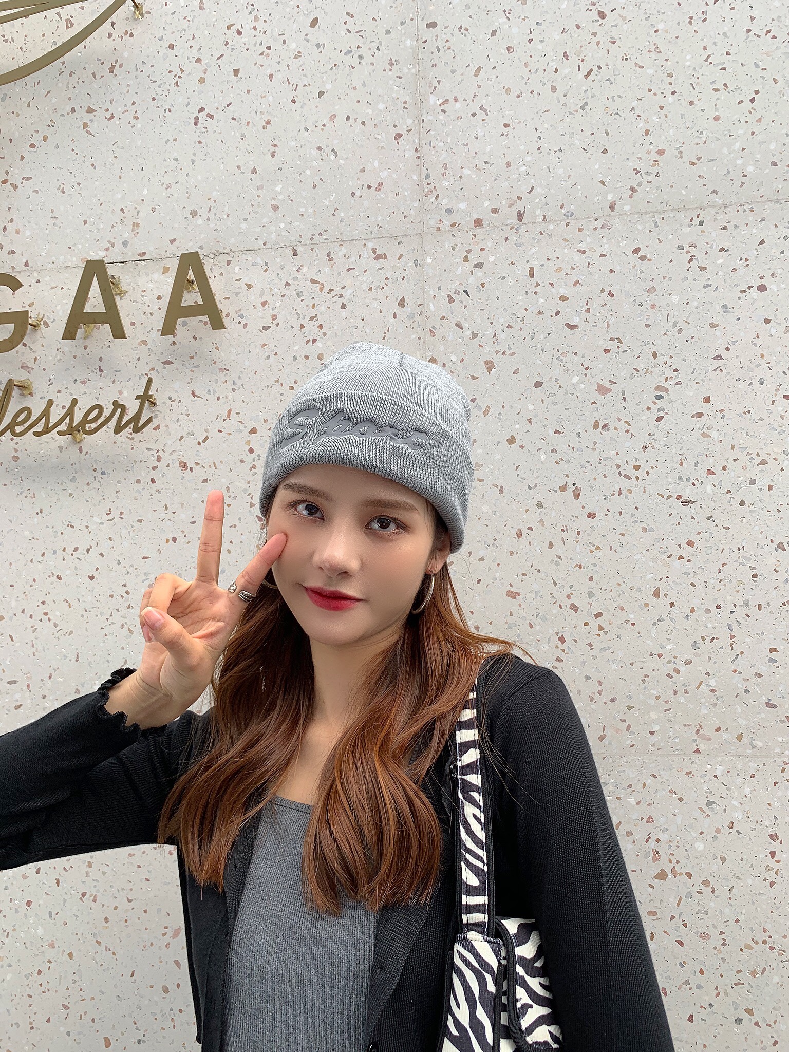 A knitted woolen cap for women, a versatile Korean style for autumn and winter; a casual and warm street couple's pullover cap for men detail image 5