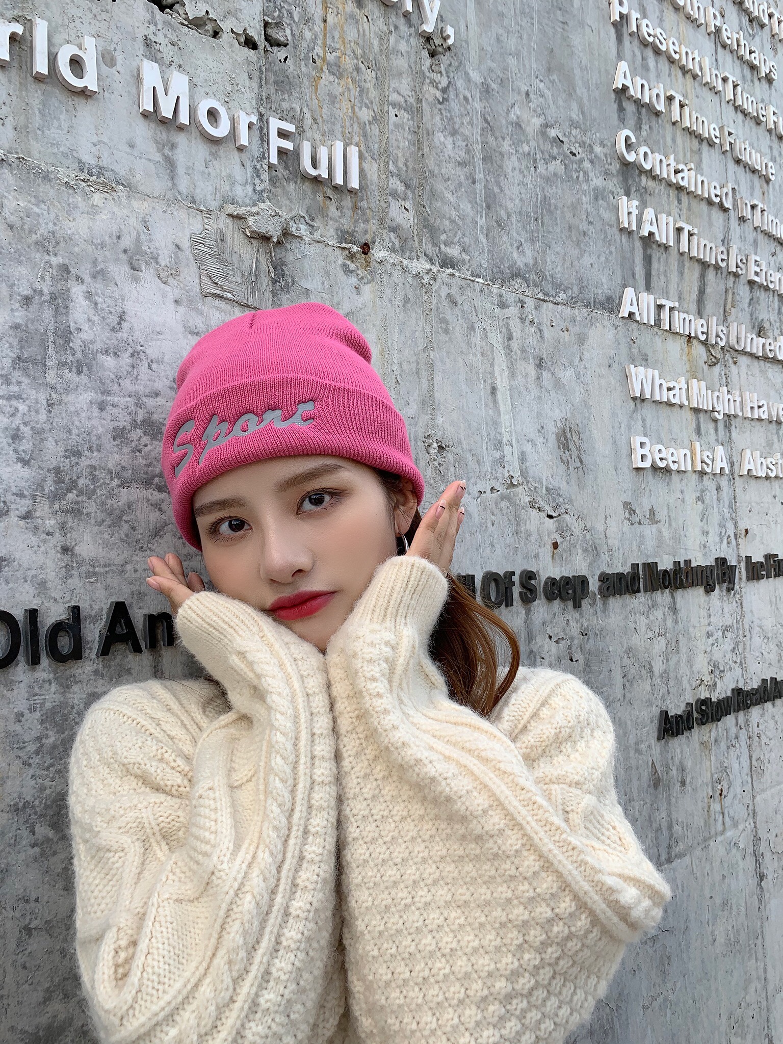 A knitted woolen cap for women, a versatile Korean style for autumn and winter; a casual and warm street couple's pullover cap for men detail image 4
