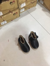 黑色童鞋