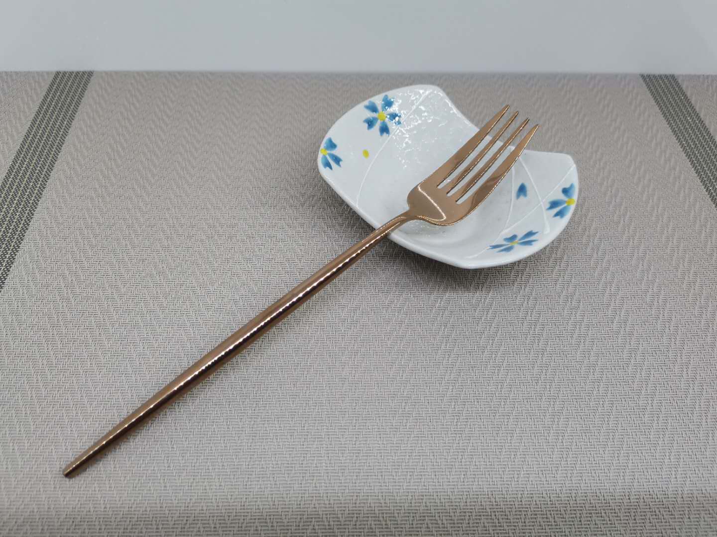 西餐餐具304不锈钢牛排刀叉勺三件套装 筷子甜品咖啡长柄勺水果叉详情图2