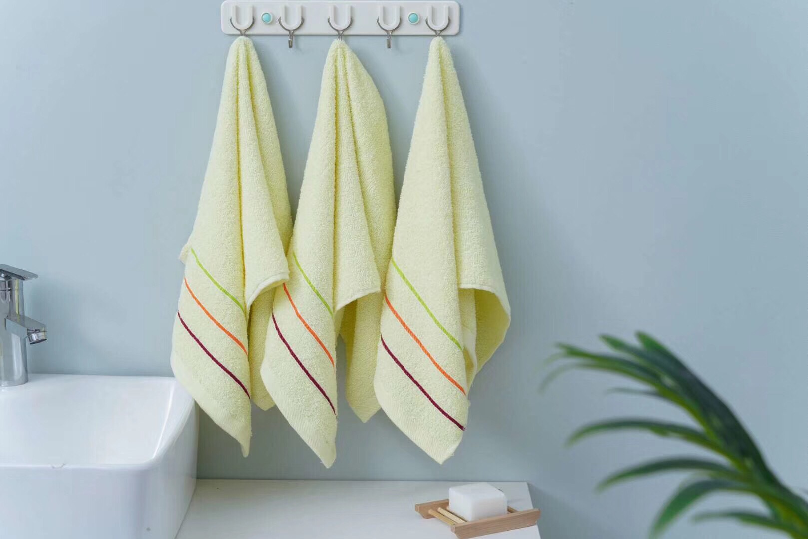 Three pieces of towel detail image 2