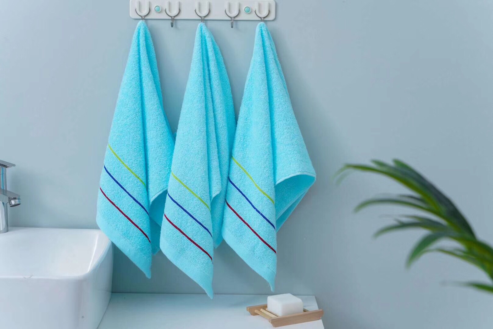 Three pieces of towel detail image 1