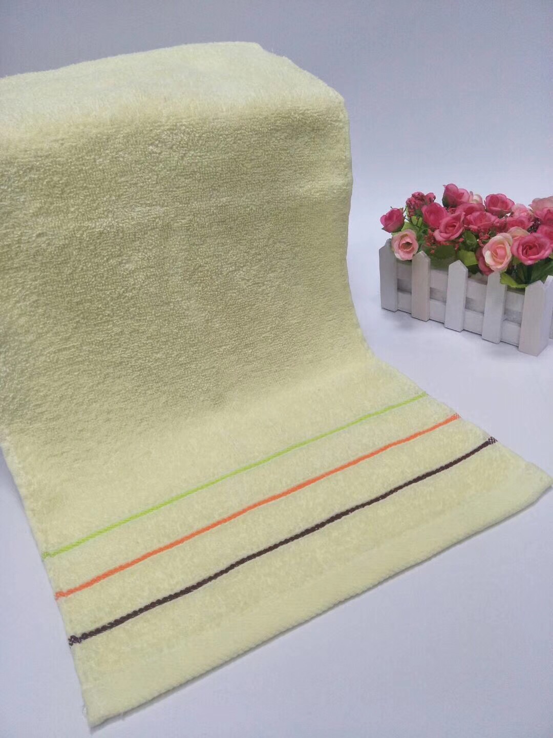 Three pieces of towel detail image 4