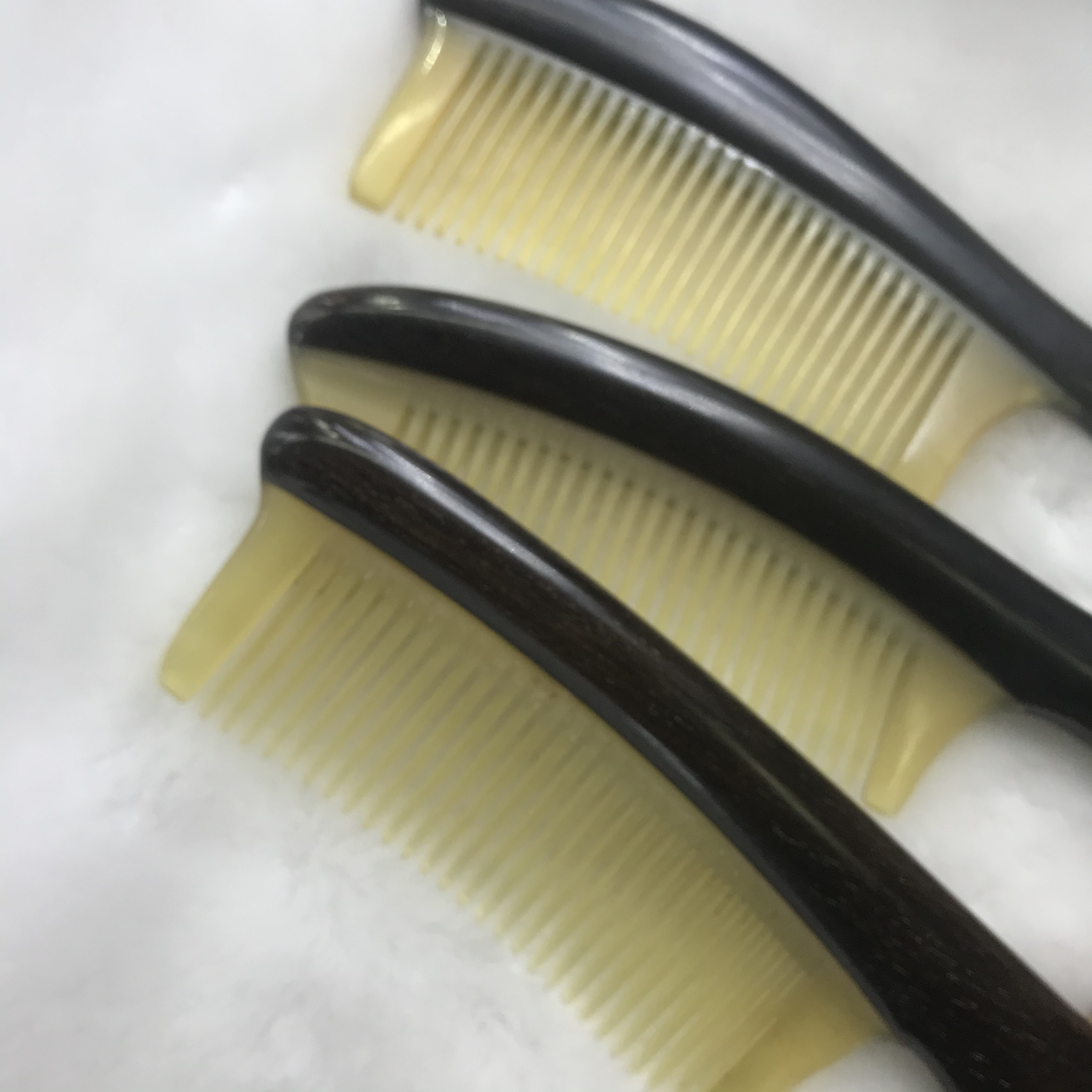 高端黑檀木羊角梳详情图4