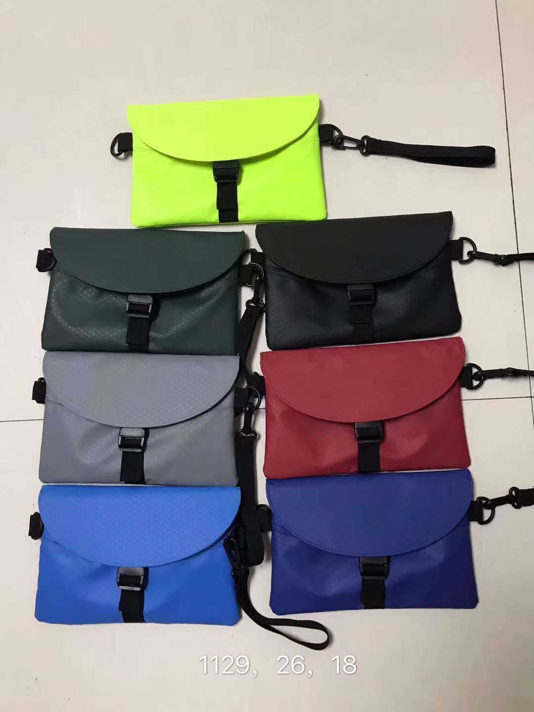 潮牌腰包详情图1