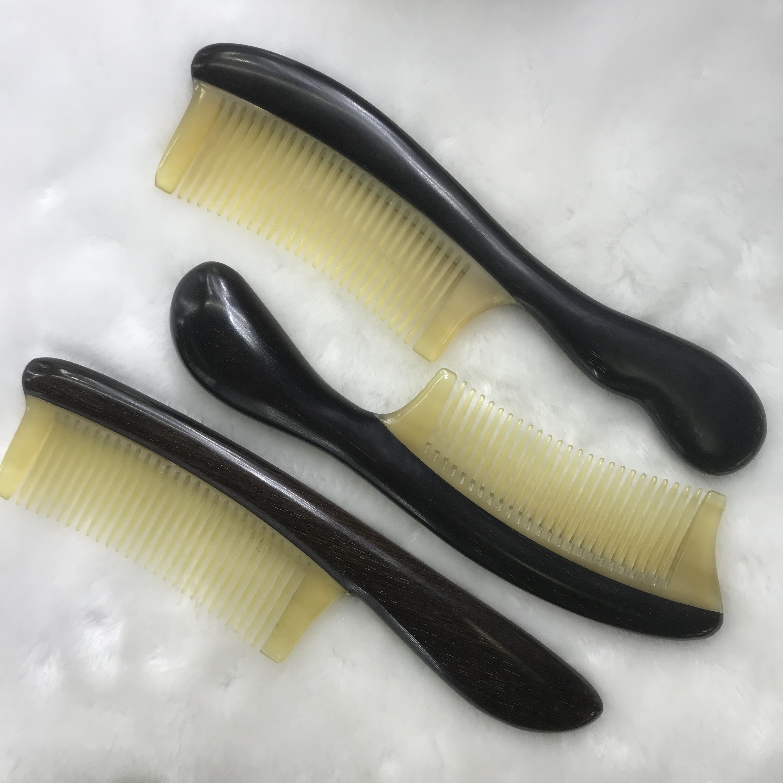 高端黑檀木羊角梳详情图3