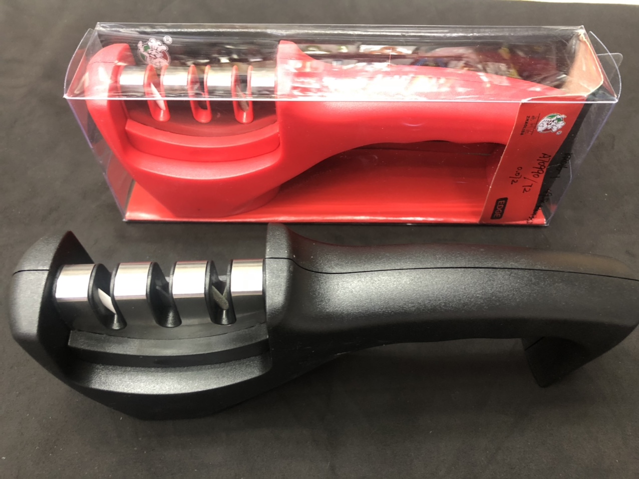 Knife sharpening apparatus