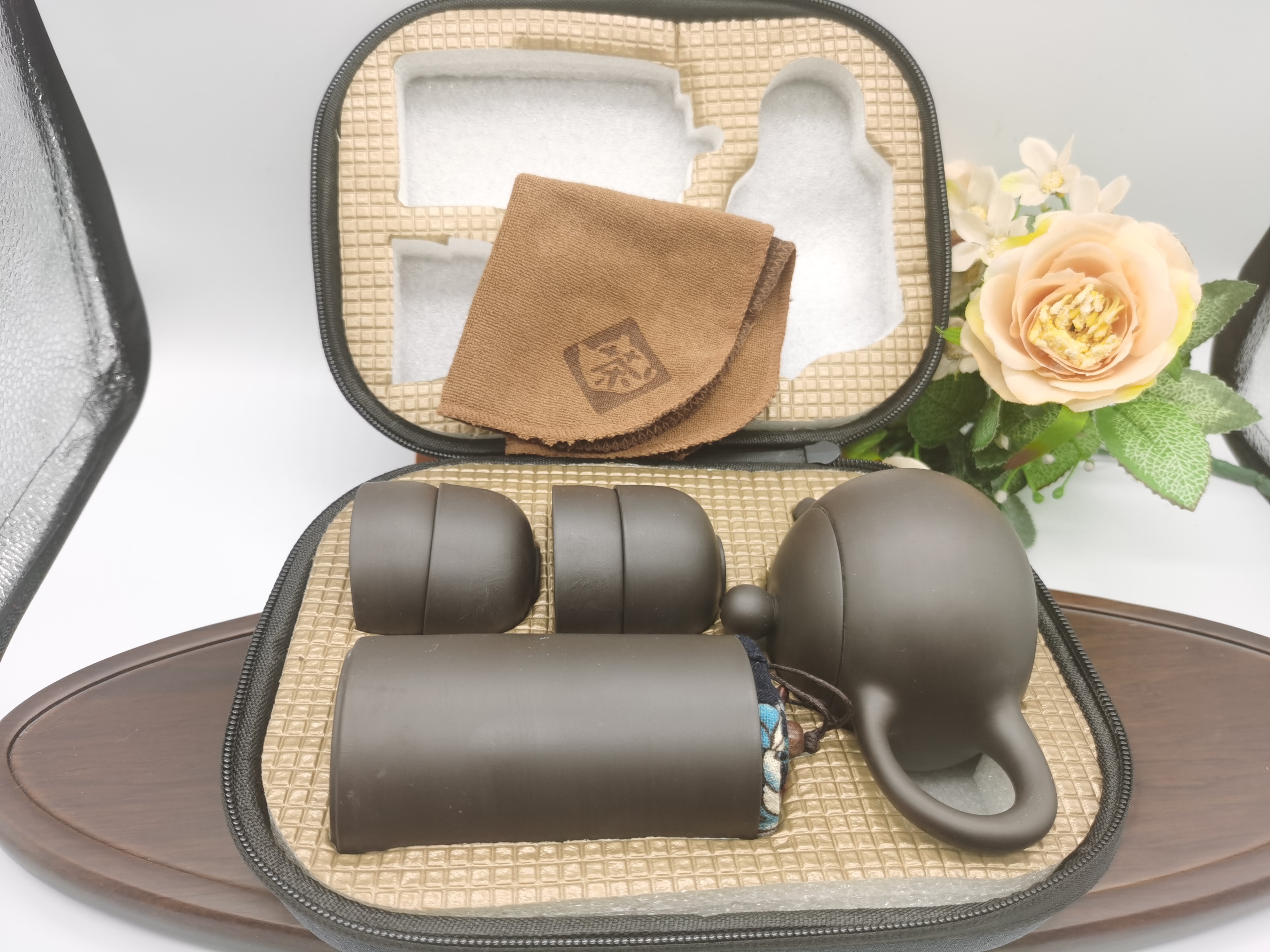 Zisha travel Kung Fu tea set, portable outdoor travel car tea pot, Quick Guest cup, one pot, four cups 032 detail image 3