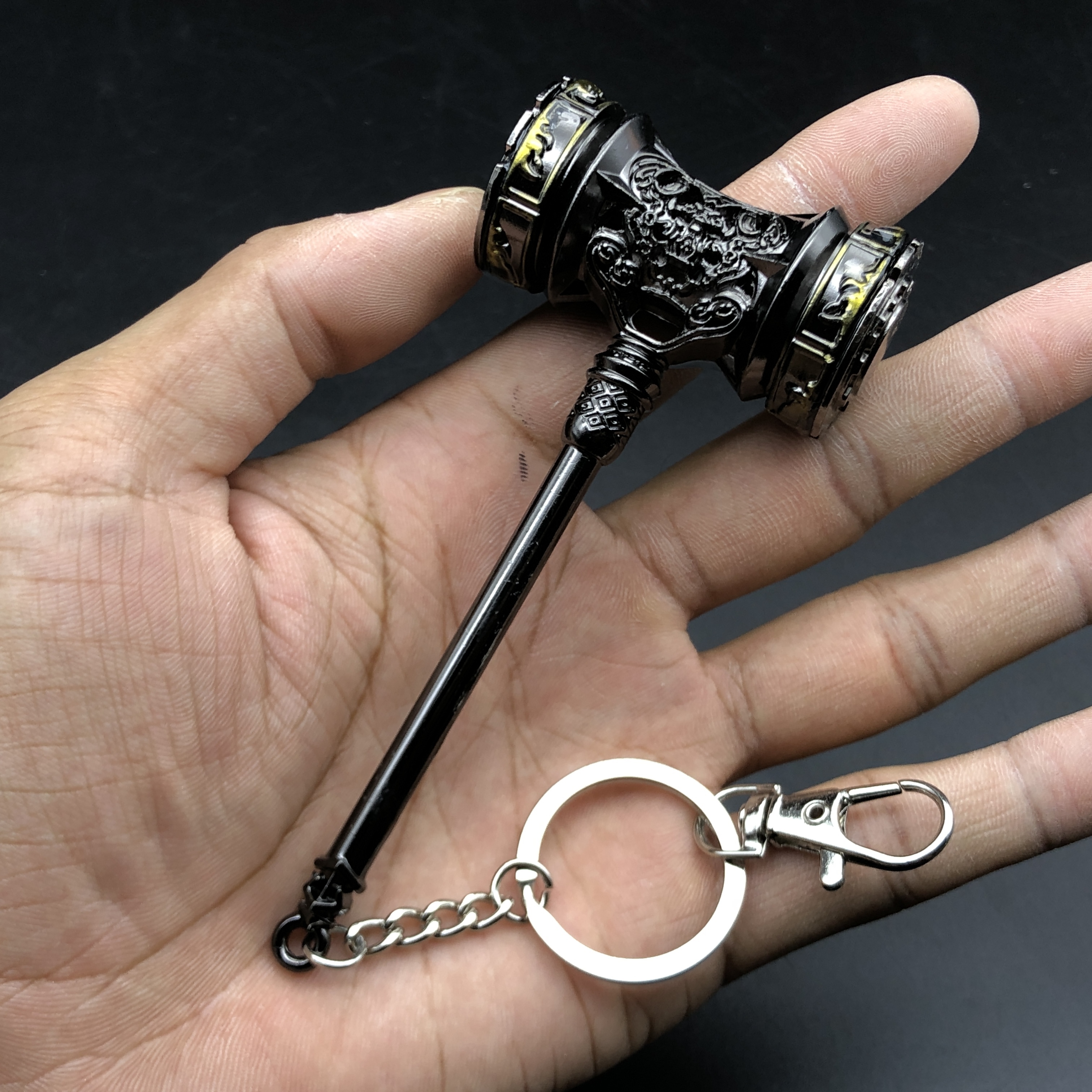 Douluo Weapon Tang Sanhao Tian Hammer Flash Weapon Alloy Keychain Item Picture