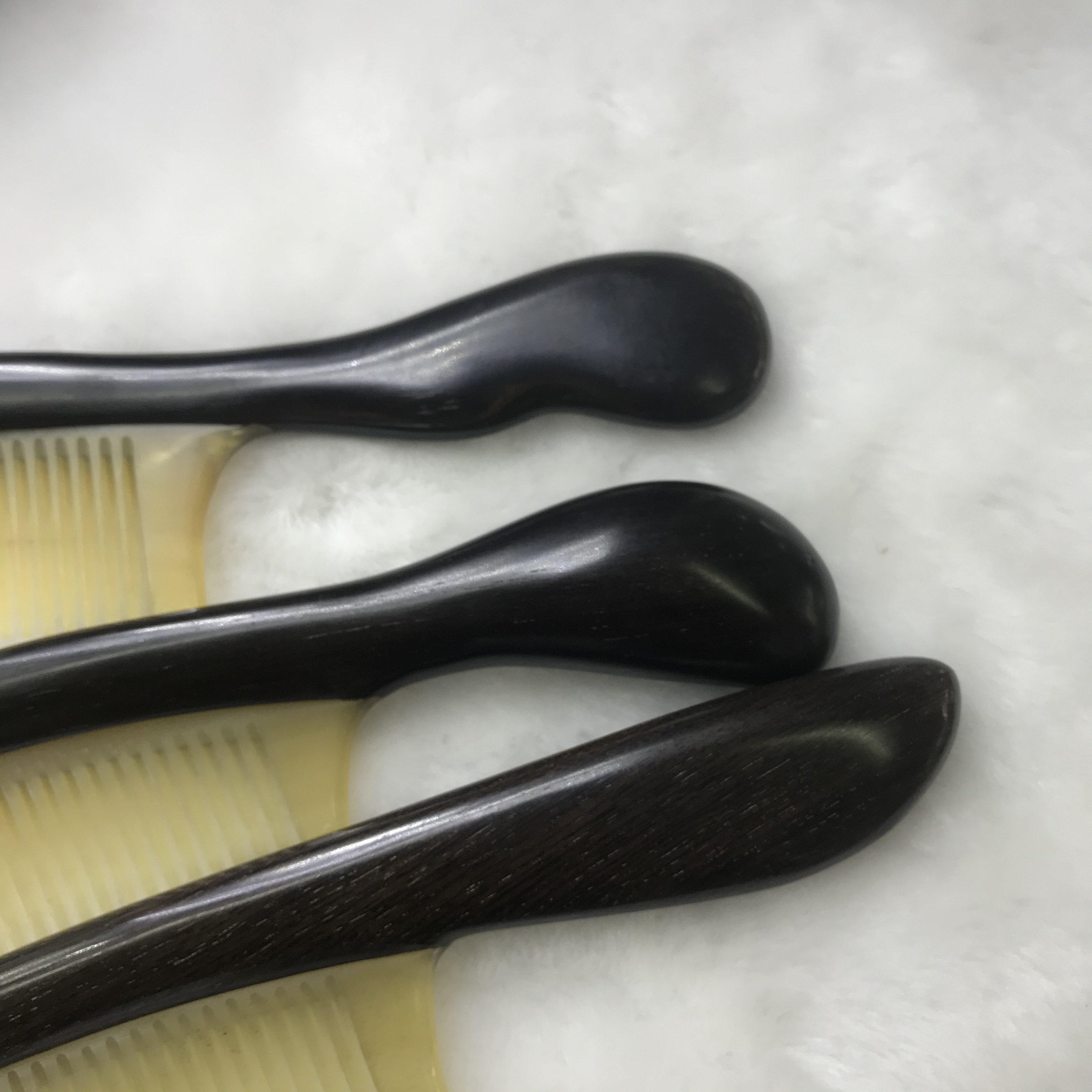 高端黑檀木羊角梳详情图7