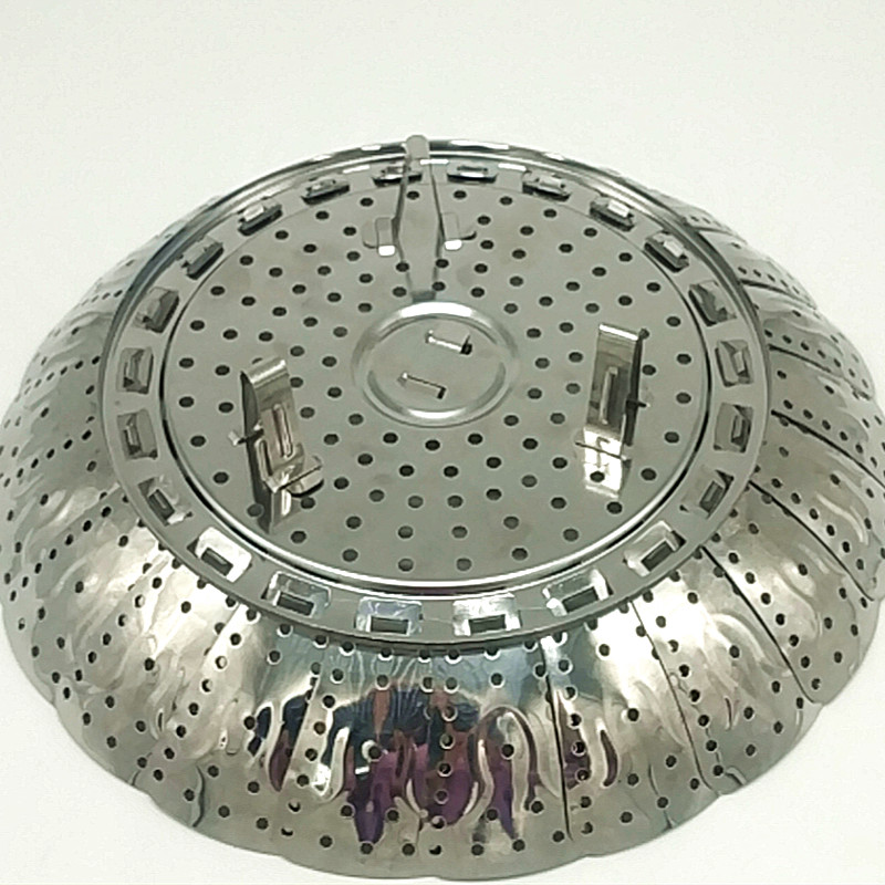 Diameter 27cm kitchen stainless steel steamer drain rack telescopic folding steamer tray multi-functional household steamer Application Scenario
