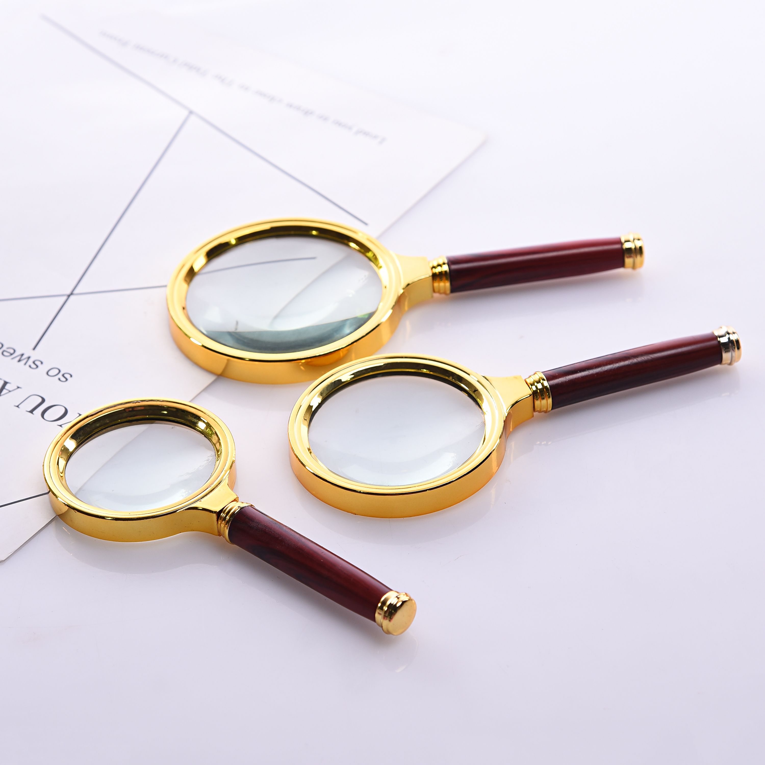 Semi-metal frame glass lens handheld magnifying glass for the elderly Specification image