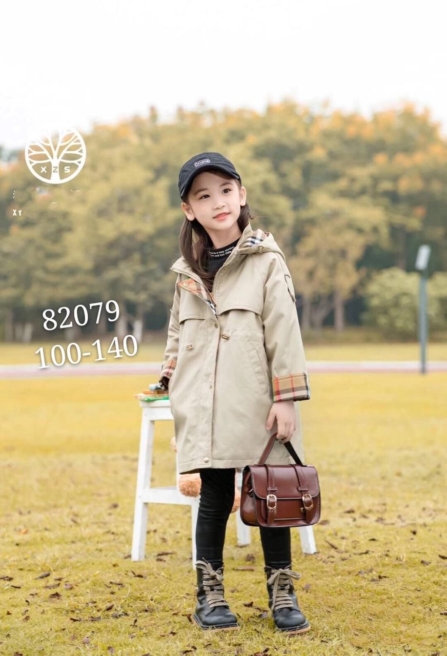 Girl's heavy coat medium length thumbnail