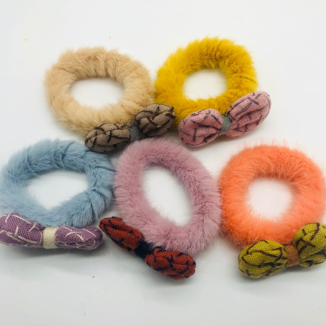 Korean Internet celebrity autumn and winter love plush hair tie hair ring, cute girl hair tie plush Japanese-style versatile hair tie for girls detail image 1