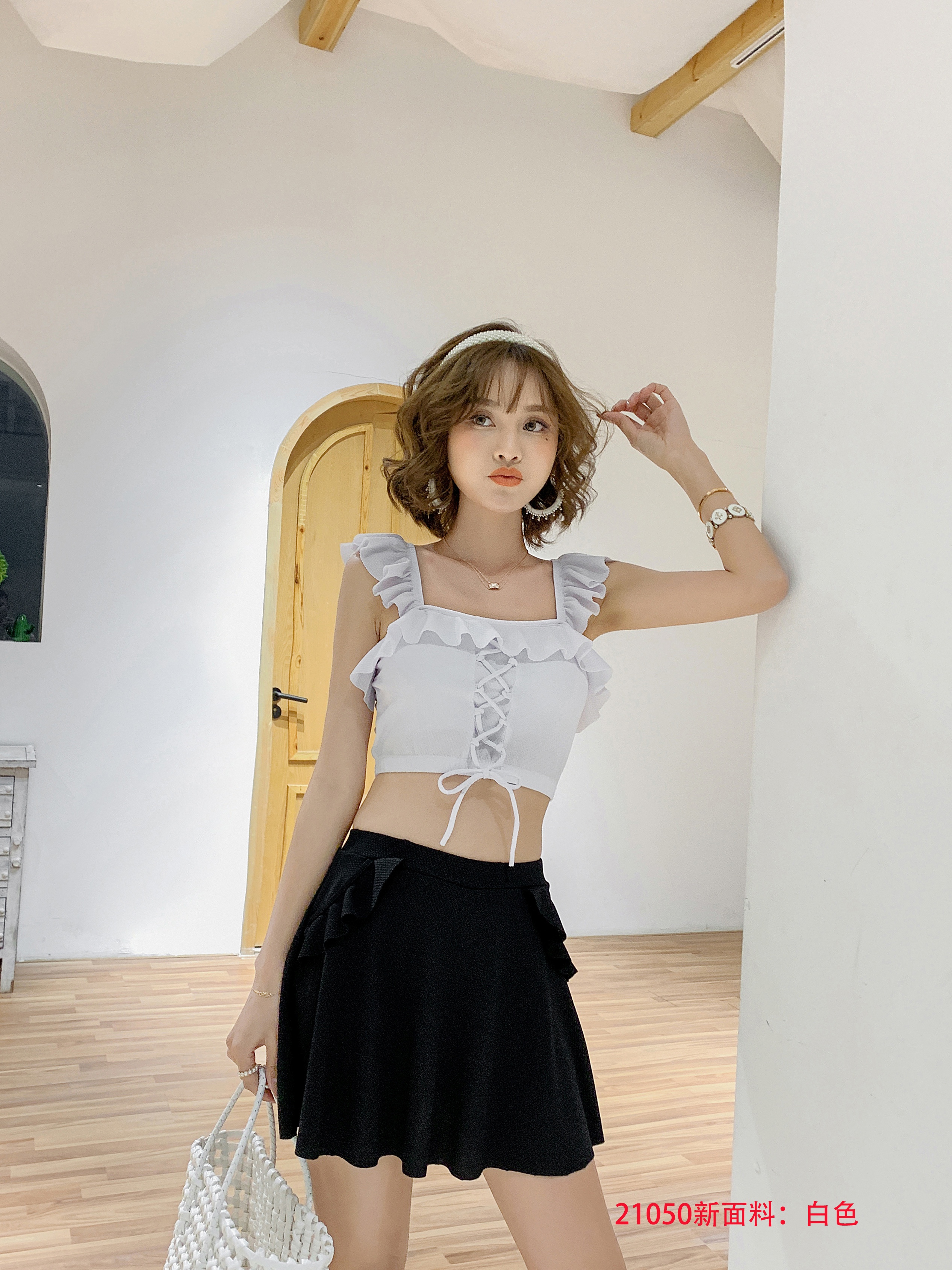 21050#泡泡布新面料露脐分体：黄色、粉色、黑白白底实物图