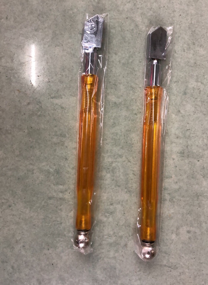 Plastic handle for glass knife thumbnail