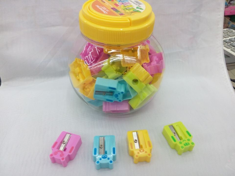 大玛仕046小熊单孔小型卷笔刀四色混装小学生奖品