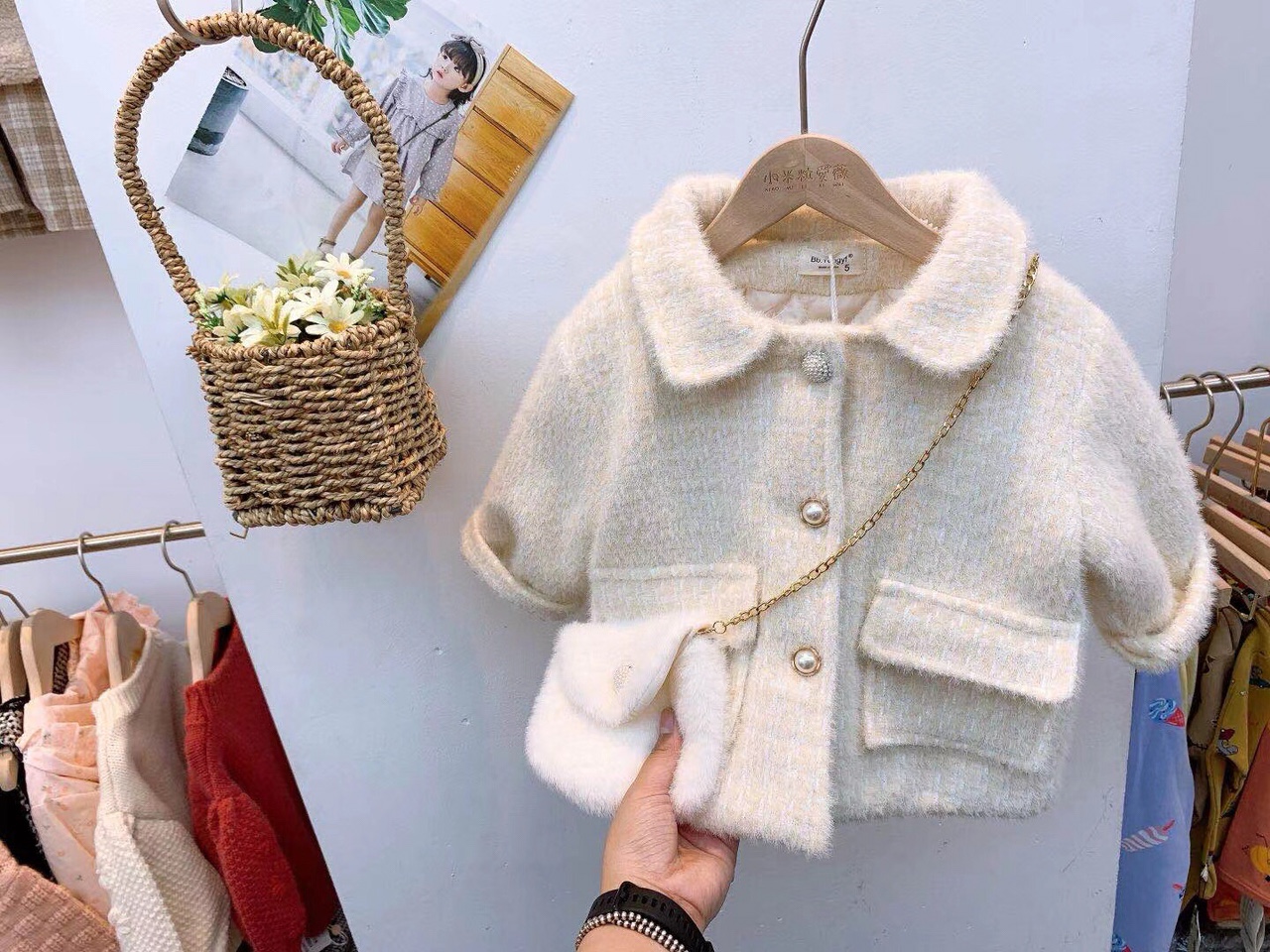 Thick little coat for girls and children