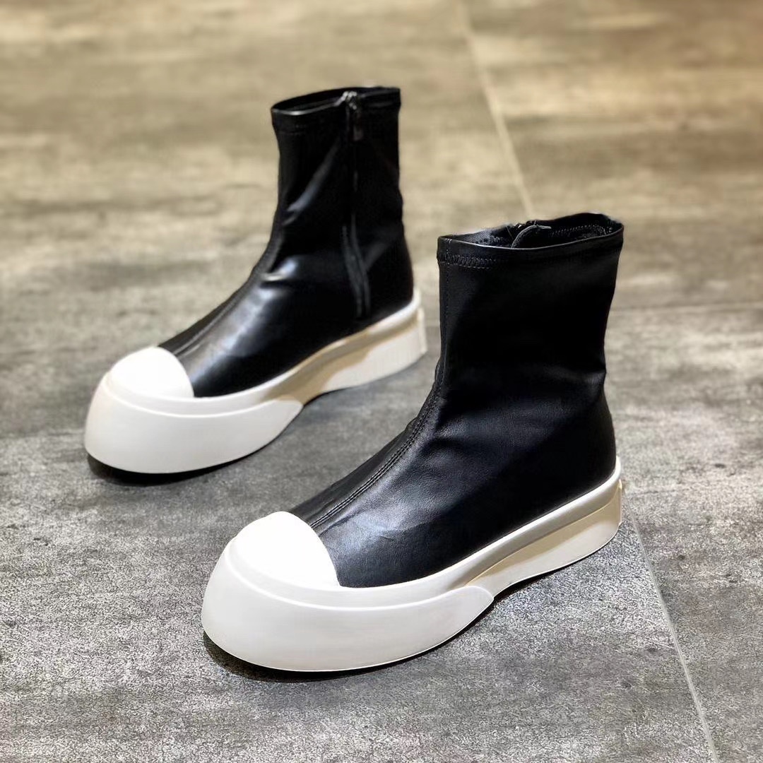 Women's boots are fashionable, elegant and stylish