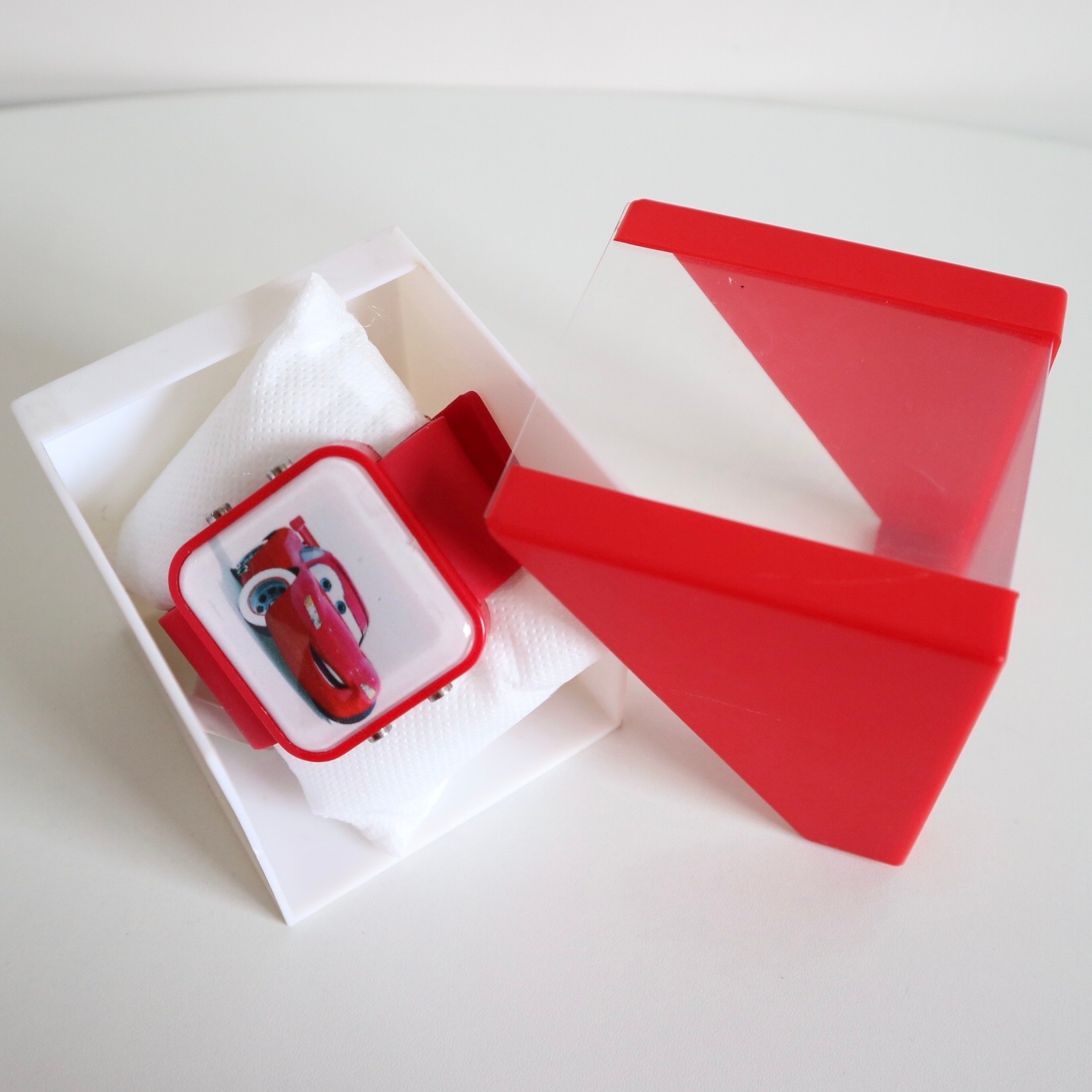 Direct sales of watch boxes from the manufacturer. Transparent, fashionable, and brightly colored high-end watch boxes are in stock and available for wholesale. Customized couple watch gift boxes detail image 8