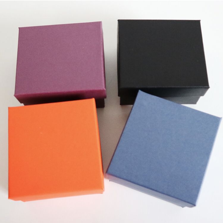 Jewelry box, watch box, gift box manufacturer wholesale, jewelry box in stock, starting from one piece, elegant check pattern special price