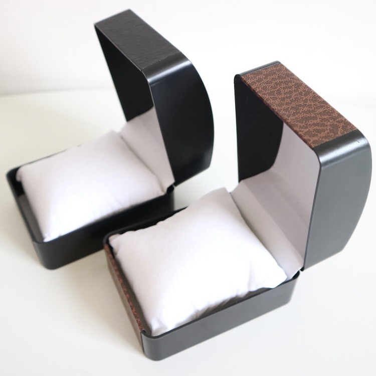 Watch box manufacturer direct sales, custom-made high-end watch boxes in stock, couple mechanical watch boxes, leather and wood grain road detail image 3
