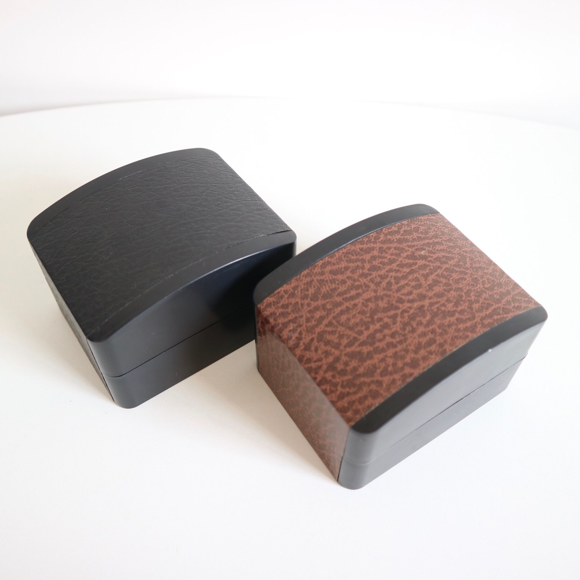 Watch box manufacturer direct sales, custom-made high-end watch boxes in stock, couple mechanical watch boxes, leather and wood grain road details Picture