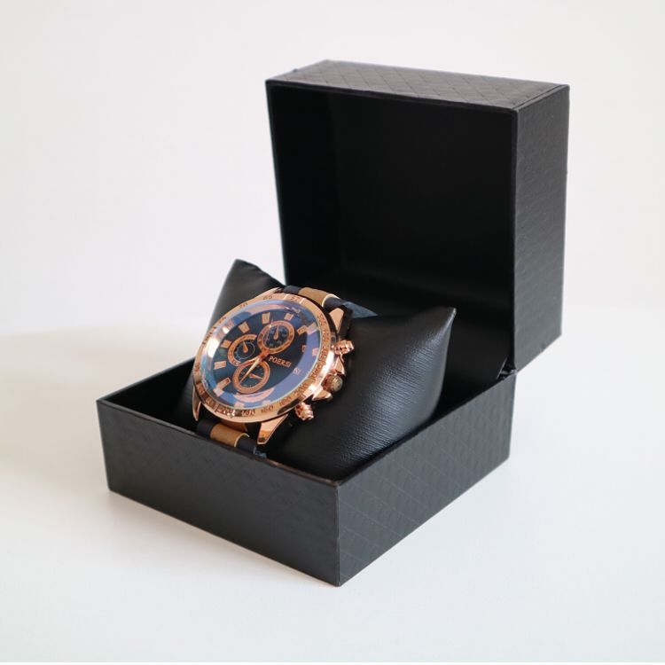 Wholesale and custom-made PU patterned watch boxes, jewelry and gift packaging manufacturer, direct sales of watch boxes in stock