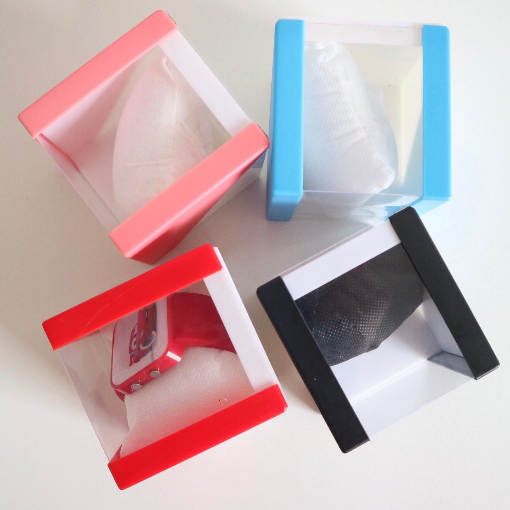 Direct sales of watch boxes from the manufacturer. Transparent, fashionable, and brightly colored high-end watch boxes are in stock and available for wholesale. Customized couple watch gift boxes detail image 1