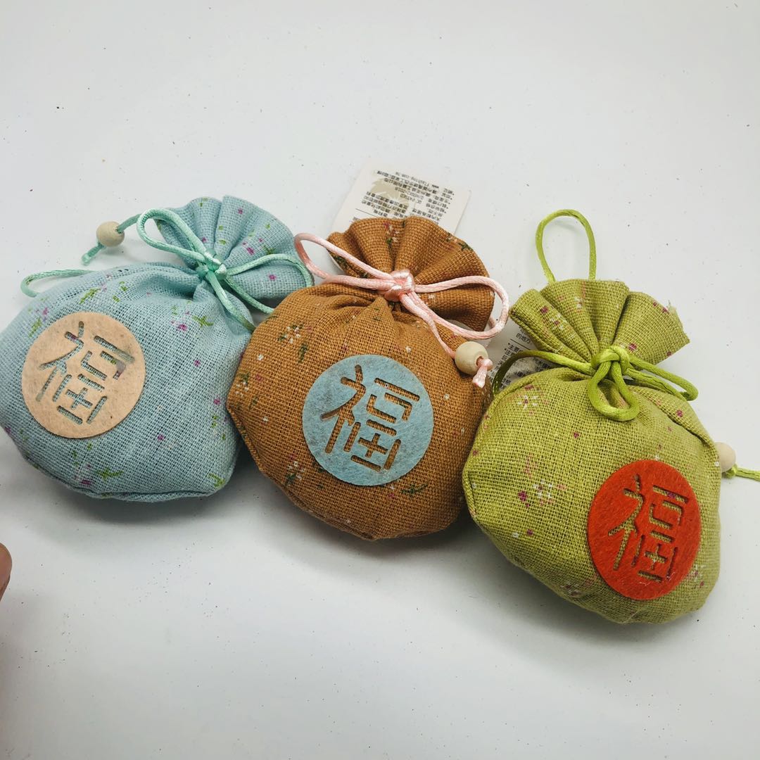 The new list of fortune bag sachet sachet sachet wardrobe fragrance indoor long-lasting aromatherapy insect resistant car pendant customization