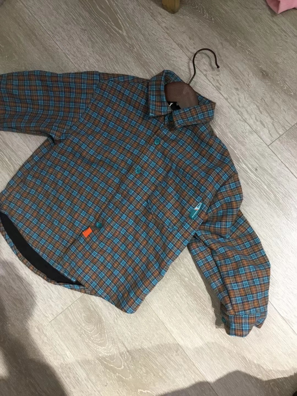 Grey shirt thumbnail