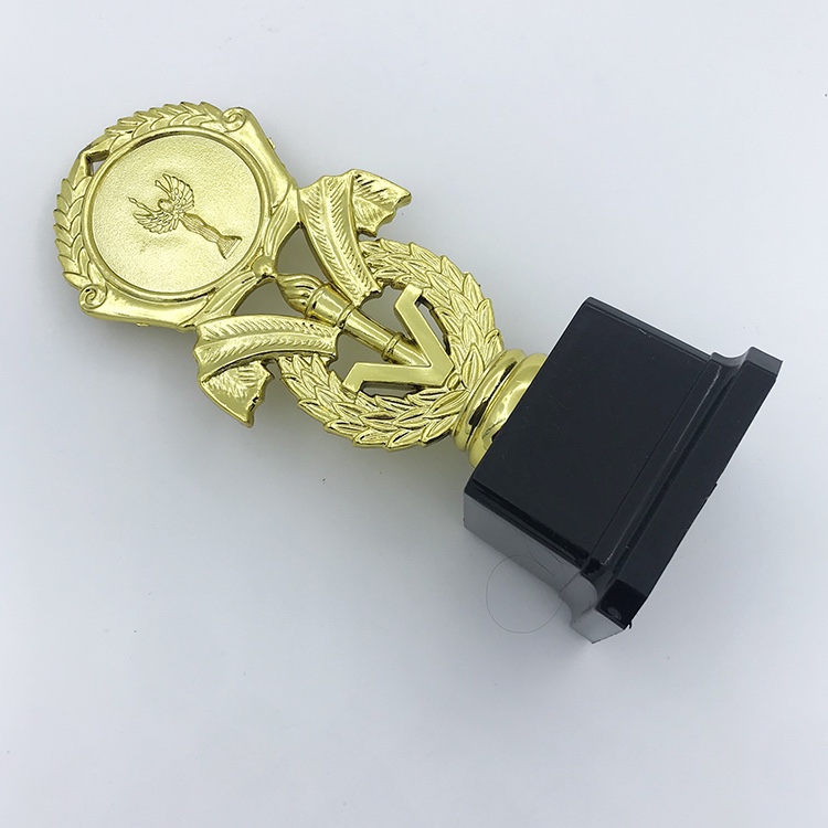 Plastic flower card trophies, exclusive prizes for children, awards for school sports meets, sports events and dance events Item Picture