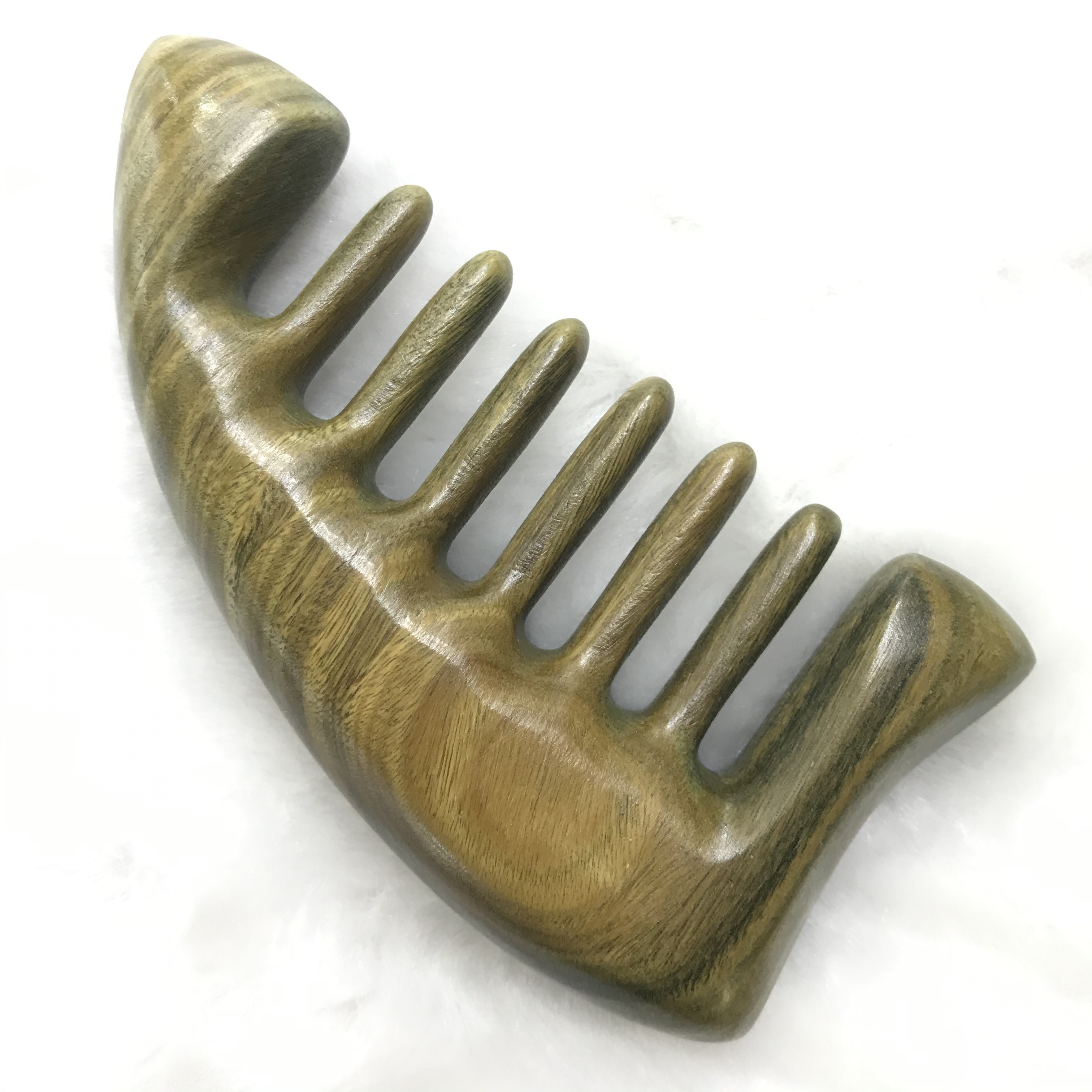 Seven types of natural wood green sandalwood massage combs are randomly dispatched. The specific sizes are shown in the video Specification image