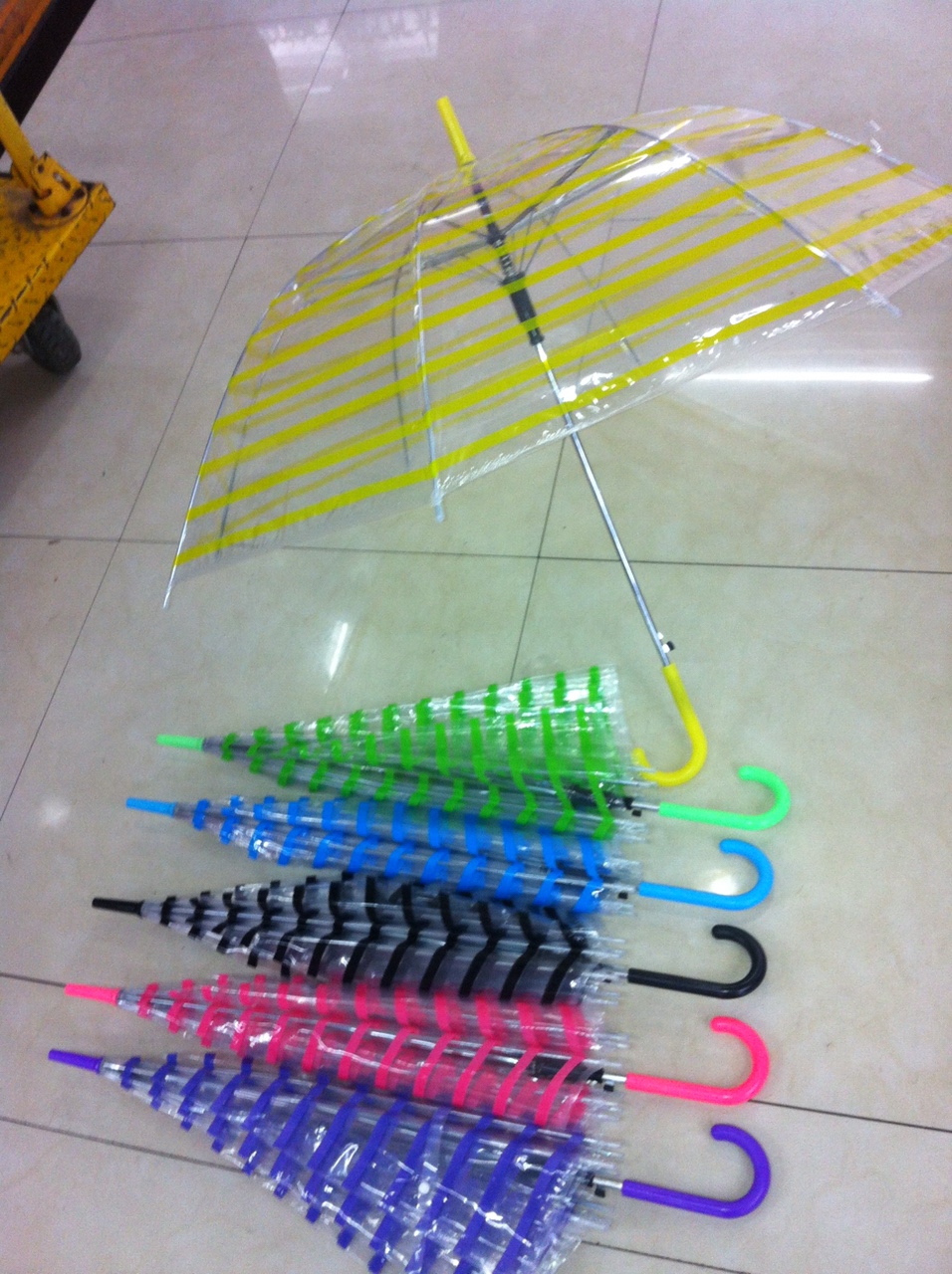 55公分透明伞，方便耐用，深受广大消费者喜爱